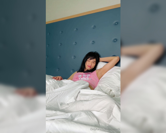 Tstaylor9 aka tstaylor9 - 09-07-2024 OnlyFans Video - Good morning,,, I dont wanna get out of the bed yet