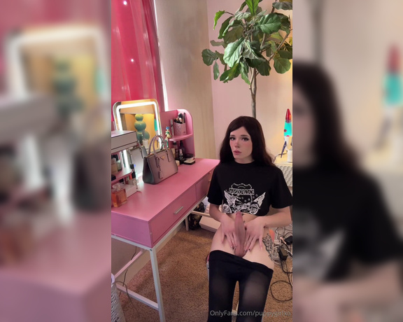 Puppygirlxo aka puppygirlxo - 03-04-2024 OnlyFans Video - Buuuuuunch of shorts for you cuties to enjoooooy sooo i can shamefully request a liiiitle more