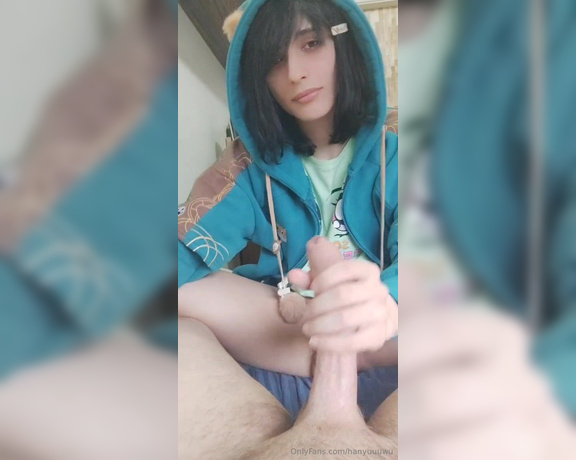 TS Hanyuu aka hanyuuuwu - 08-28-2023 OnlyFans Video - feed your femboy