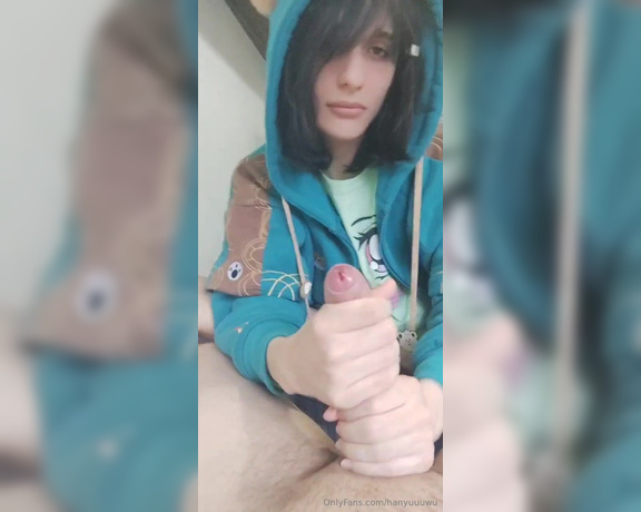 TS Hanyuu aka hanyuuuwu - 08-28-2023 OnlyFans Video - feed your femboy