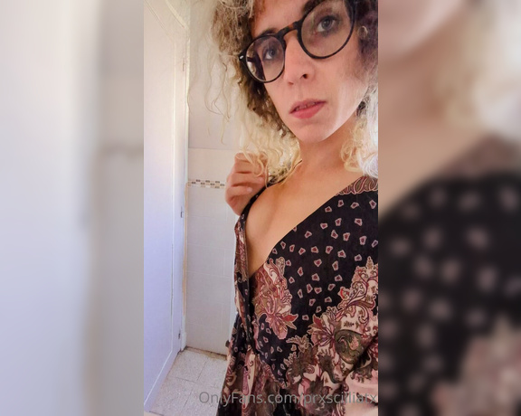 PrxscilliaTx aka prxscilliatx - 08-08-2023 OnlyFans Video - Hiii good morning Wanna take a shower with me  Tip and I show you myself