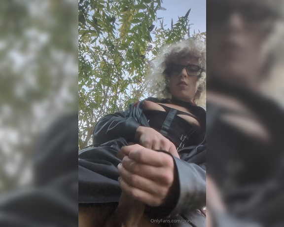 PrxscilliaTx aka prxscilliatx - 09-09-2023 OnlyFans Video - Sunset Cumshot in my gardin