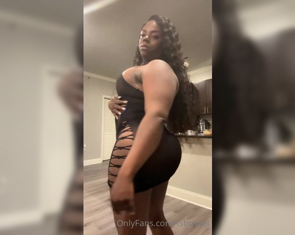 TS Britnei aka tsbritnei - 11-19-2022 OnlyFans Video - Felt like Twerking while I wait on my next client