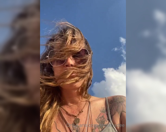 Tsdianadeelight aka tsdianadee - 05-23-2022 OnlyFans Video - Somehow I ended up going from plane to boat when I arrived in Miami