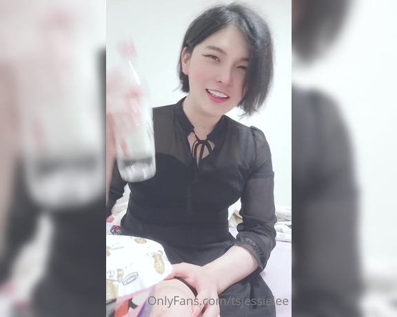 Jessie Lee aka tsjessielee - 10-13-2021 OnlyFans Video - Dinner and Icecream and drunq talk 저녁식사와 아이스크림과 음주수다