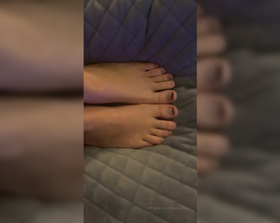 Miss FreyaSirenSong aka freyasirensong - 11-11-2019 OnlyFans Video - For all of my boys who like them some feet