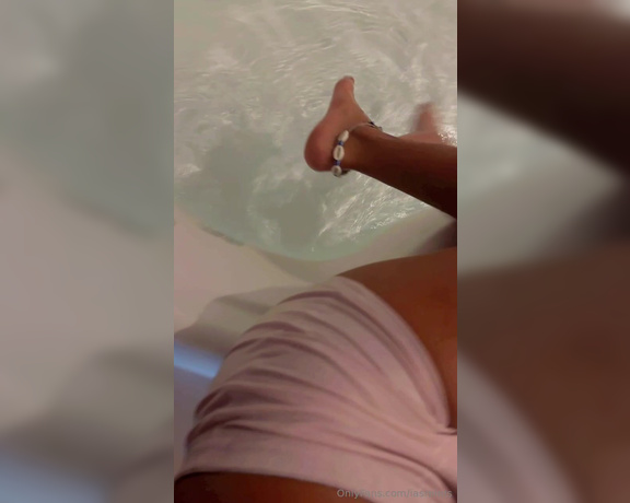 TS Iasmints aka iasmints - 12-14-2023 OnlyFans Video - Who here likes little feet