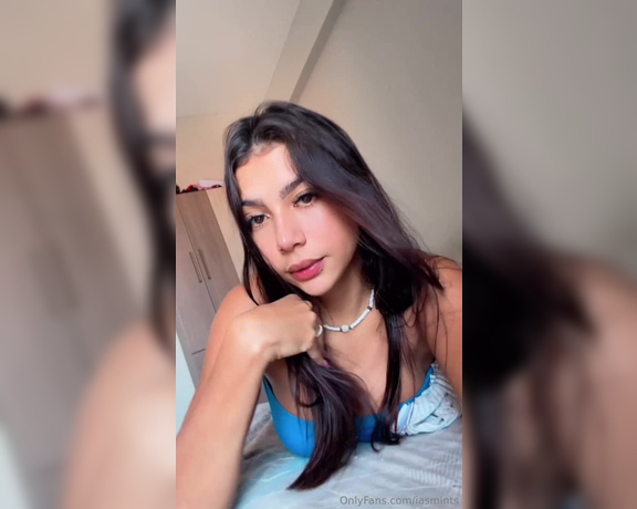 TS Iasmints aka iasmints - 11-04-2024 OnlyFans Video - Its just a lazy day