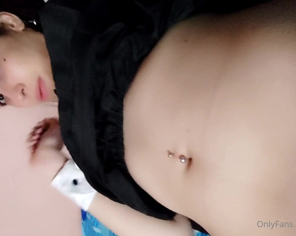 Ash-Lee aka ash_lee_vr - 10-30-2022 OnlyFans Video - What would you do if the maid you hired was just lying in your bed instead