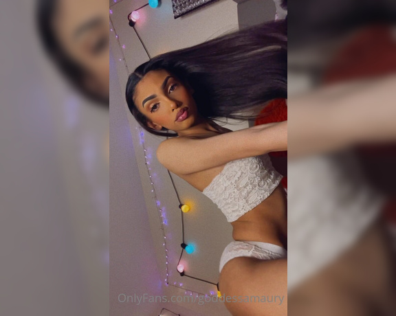 Goddess Amaury aka goddessamaury - 03-20-2022 OnlyFans Video - Had to post these on here cause I look tooo good  hair, face, ass everything_06p9