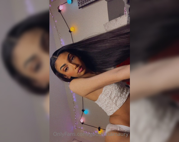 Goddess Amaury aka goddessamaury - 03-20-2022 OnlyFans Video - Had to post these on here cause I look tooo good  hair, face, ass everything_06p9