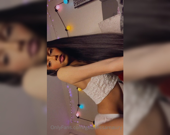 Goddess Amaury aka goddessamaury - 03-20-2022 OnlyFans Video - Had to post these on here cause I look tooo good  hair, face, ass everything_06p9