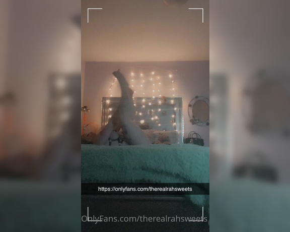 Dollbabyrahsweets aka dollbabyrahsweets19139 - 01-19-2022 OnlyFans Video - Why is it so hard to get someone to Fuck me in this position while they