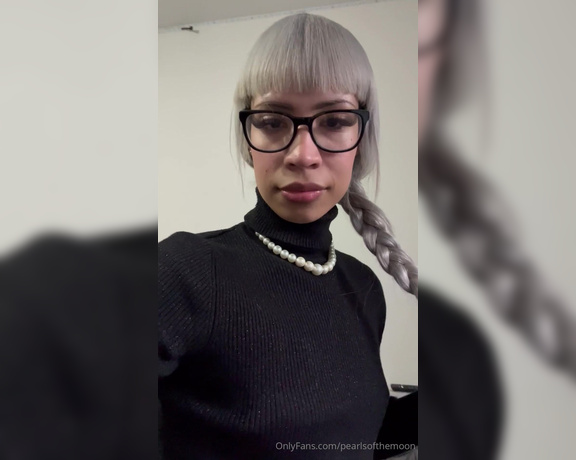 Itzel Saenz aka pearlsofthemoon OnlyFans Video - 03-26-2024 - Teasing in pantyhose