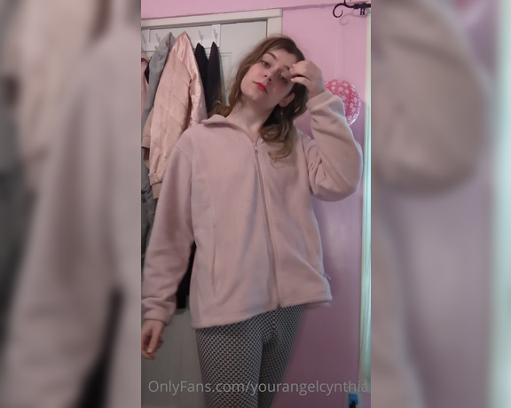 TS Cynthia aka yourangelcynthia - 07-18-2022 OnlyFans Video - I sometimes wear baggier clothes in public, cmere and let me strip it off and feel