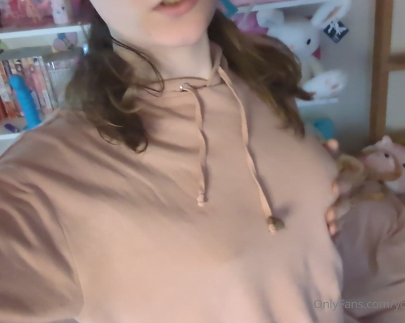 TS Cynthia aka yourangelcynthia - 04-21-2023 OnlyFans Video - Got a lovely bulge tease and just filthy dirty talk video for you, lmk what else