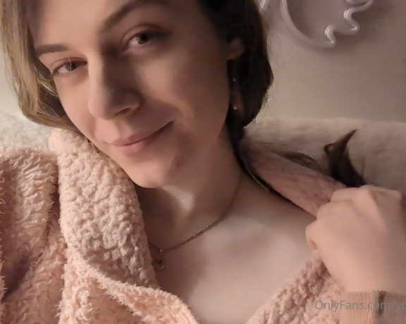 TS Cynthia aka yourangelcynthia - 12-15-2023 OnlyFans Video - I typically always shower and do my makeup before making content, but I didnt end up