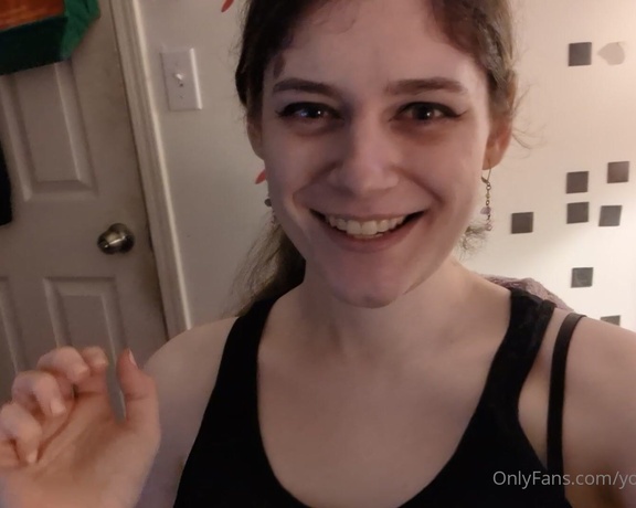 TS Cynthia aka yourangelcynthia - 01-04-2024 OnlyFans Video - Hey darlings, here with todays Sunday Vlog, I talk about how my old phone got absolutely