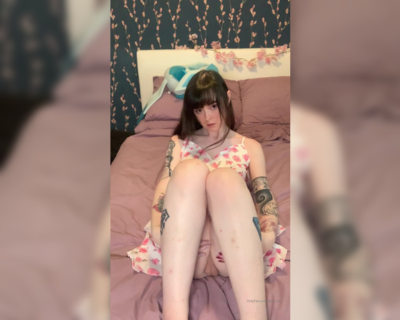 TS Pixi_dix aka pixi_dix - 09-28-2022 OnlyFans Video - not much i can do to hide this