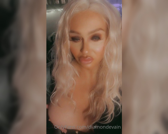 Evain Diamond TS aka diamondevain - 01-18-2021 OnlyFans Video - Some stuff from Christmas Day at Tamzins_k817