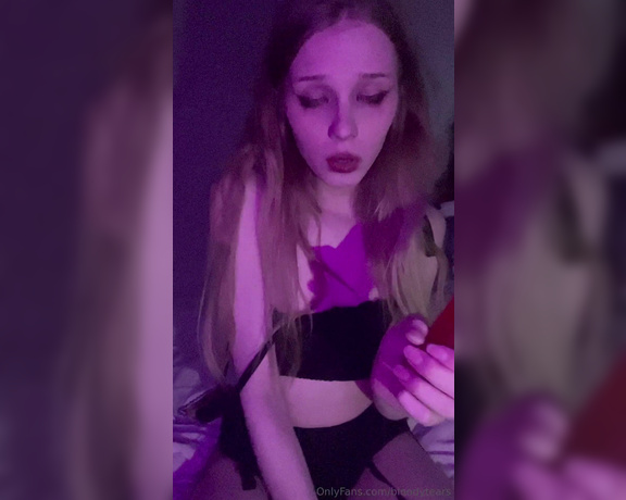 Alice Bloodytears aka bloodytears - 01-02-2024 OnlyFans Video - a real dick would be much better