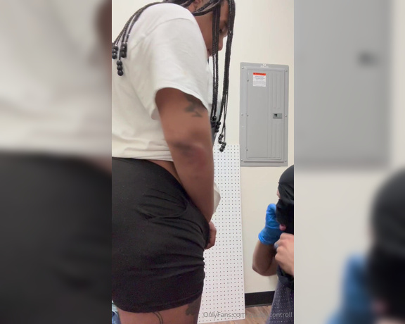 TS Tingz aka qualitycontroll - 08-09-2024 OnlyFans Video - Dude wanted to come rent a unit and saw my girl stick poking thru my shorts