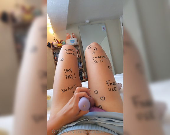 TS Dandeliongirlx aka dandeliongirlx - 08-05-2023 OnlyFans Video - what else should I write on my legs