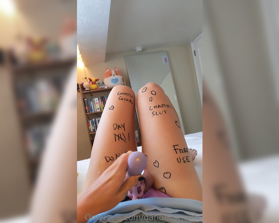 TS Dandeliongirlx aka dandeliongirlx - 08-05-2023 OnlyFans Video - what else should I write on my legs