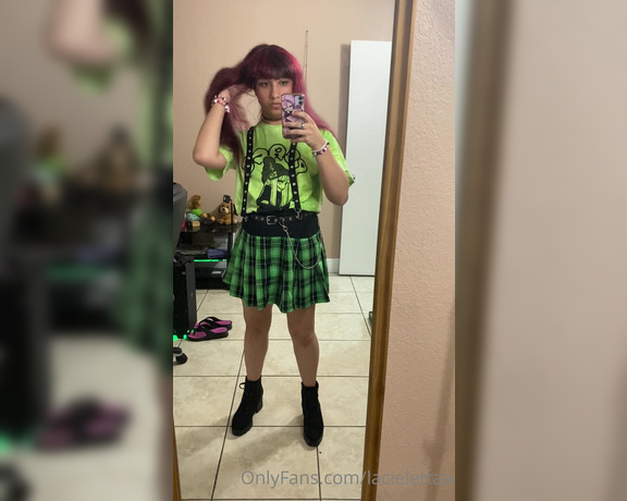 TS Lacielettaa aka lacielettaa - 09-06-2022 OnlyFans Video - First post on here, showing off my cute outfit that I got from Hot topic and