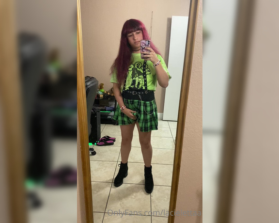 TS Lacielettaa aka lacielettaa - 09-06-2022 OnlyFans Video - First post on here, showing off my cute outfit that I got from Hot topic and