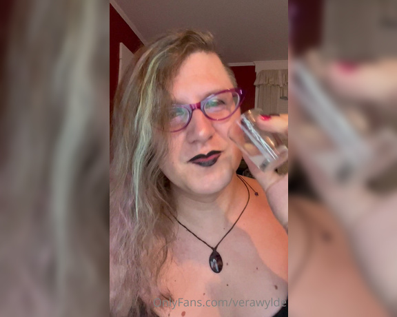 Vera Wylde aka verawylde - 08-10-2022 OnlyFans Video - Apologies that the lipstick is fading in this one