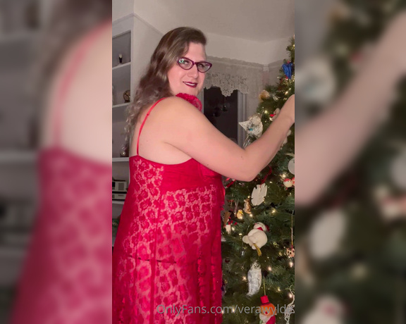 Vera Wylde aka verawylde - 12-19-2022 OnlyFans Video - I finished the tree, want to play with your toy now