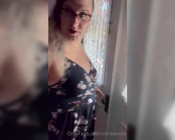 Vera Wylde aka verawylde - 11-23-2022 OnlyFans Video - Just popping out for a quick stroll