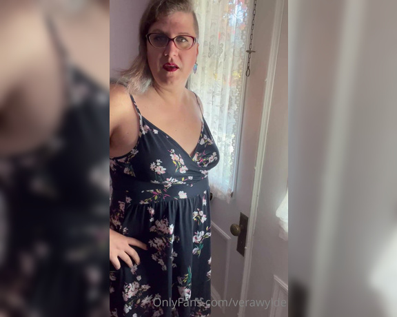 Vera Wylde aka verawylde - 11-23-2022 OnlyFans Video - Just popping out for a quick stroll