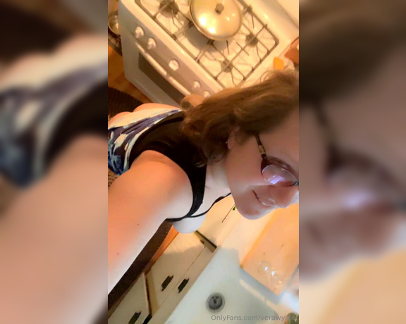 Vera Wylde aka verawylde - 07-19-2024 OnlyFans Video - A bit of domestic fun