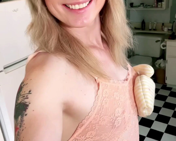 Blake Lovely aka sarablakelovely - 04-17-2024 OnlyFans Video - Good morning lovelies  New solo video and collab cumming  this week Be ready for