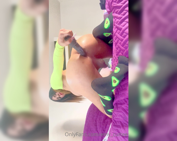 Emily Ortiz aka emy_cuttee - 05-17-2023 OnlyFans Video - Me encanta jugar este consolador es mi favorito