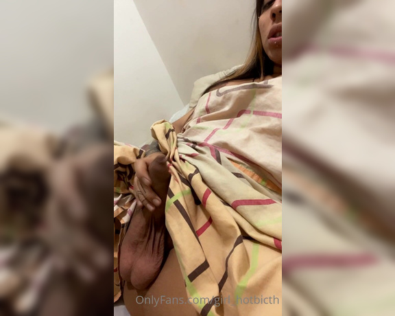 Salomé Cortés aka salome_cortes26 - 06-08-2021 OnlyFans Video - Do you guys think its normal for me to wake up like this