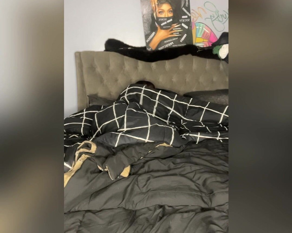 Staceysosexxi aka staceysosexxi - 10-11-2024 OnlyFans Video - Woke up out of my sleep so hard and horny , papa was at work so