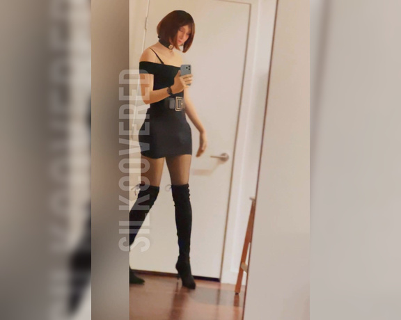 TS Silk aka silklivingdoll - 10-01-2021 OnlyFans Video - I just couldnt help myself when I see her in the mirror