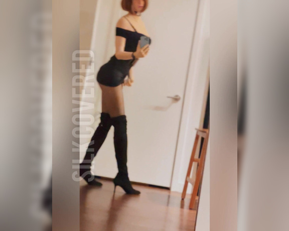 TS Silk aka silklivingdoll - 10-01-2021 OnlyFans Video - I just couldnt help myself when I see her in the mirror