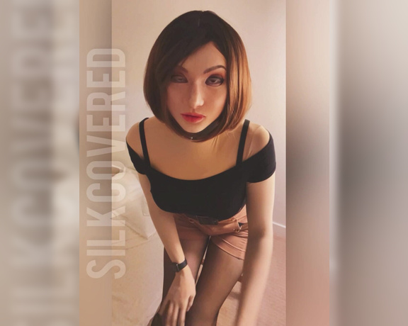 TS Silk aka silklivingdoll - 10-09-2021 OnlyFans Video - I dressed up and down in Taylor again  Please enjoy this 7 minutes of pure