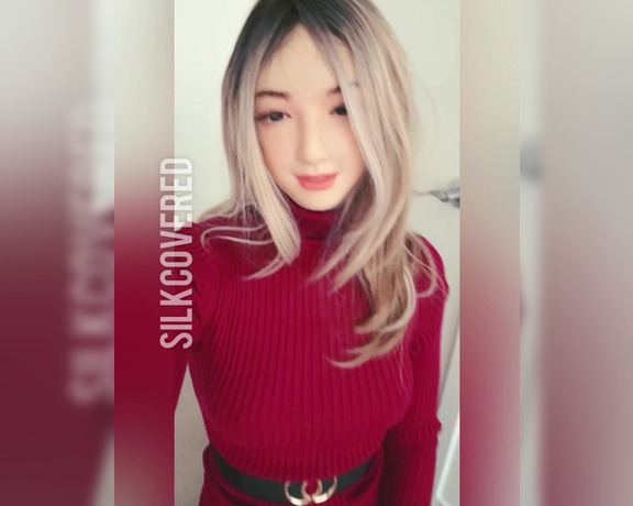 TS Silk aka silklivingdoll - 01-25-2023 OnlyFans Video - Wearing red for the lunar new year 新年快乐