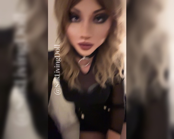 TS Silk aka silklivingdoll - 07-04-2024 OnlyFans Video - Two dolls  Double the fun