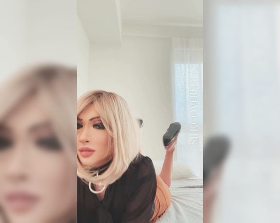 TS Silk aka silklivingdoll - 02-24-2023 OnlyFans Video - A requested custom video