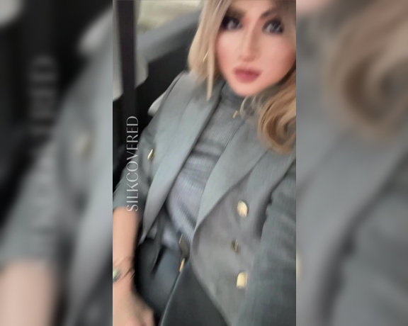 TS Silk aka silklivingdoll - 03-05-2024 OnlyFans Video - Parked up in my driveway and was just too horny