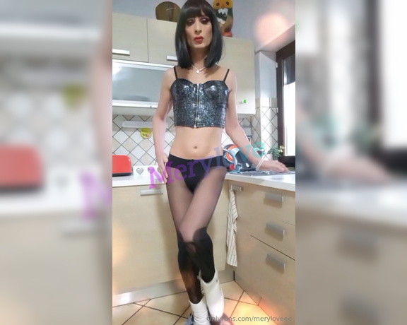 TS Merylove aka meryloveee - 11-23-2024 OnlyFans Video - Ciao perversi scusate lassenza di questi giorni ma avevo voglia di staccare un po la spina