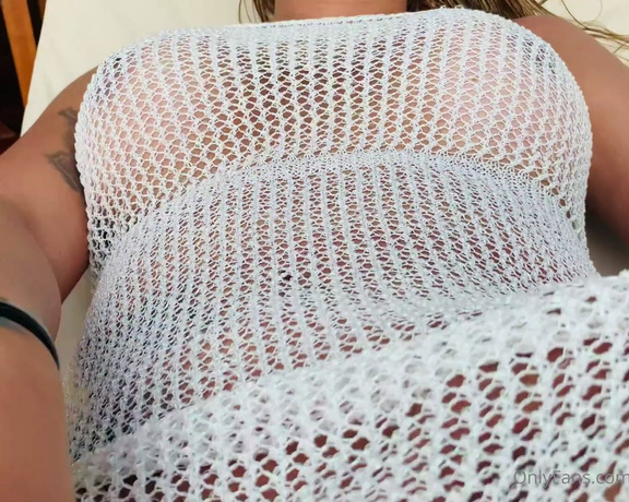 Valery Henao aka valery_henao0 - 05-26-2022 OnlyFans Video - someone liked this dress