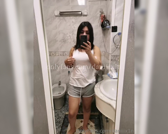 Daniela Narvaez aka daniiix1n - 06-06-2023 OnlyFans Video - I masturbated before taking a shower