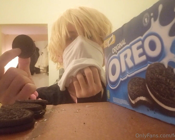 Femboypuppyy aka femboypuppyy - 02-01-2024 OnlyFans Video - I tried the new Oreo Boymilk Edition out and it is pretty good 3 Eating food